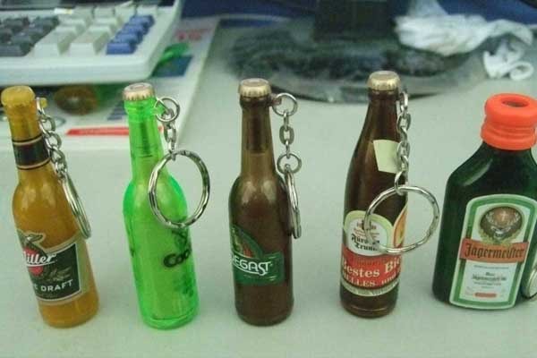 You can have a Scotch Whisky, Vodka,liqueur, Rum, Gin, Stout, Tequila, White spirits or any alcohol and liquor brand gift by using this mini bottle project bottle. 